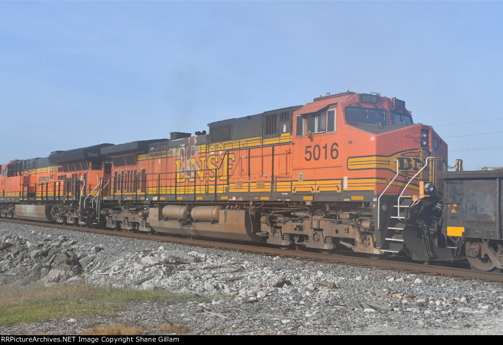 BNSF 5016 Roster shot